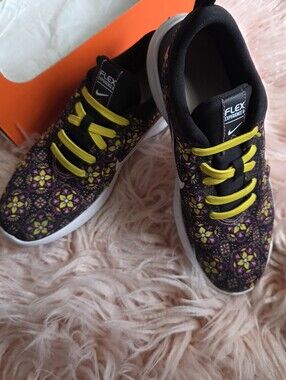 Nike Flex Experience RN 8 Lotus (Original Laces Included)
